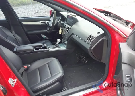 2010 Mercedes-Benz C 300 Luxury 4Matic/Sport 4Matic из США, поврежденный, VIN WDDGF8BB1AF434233